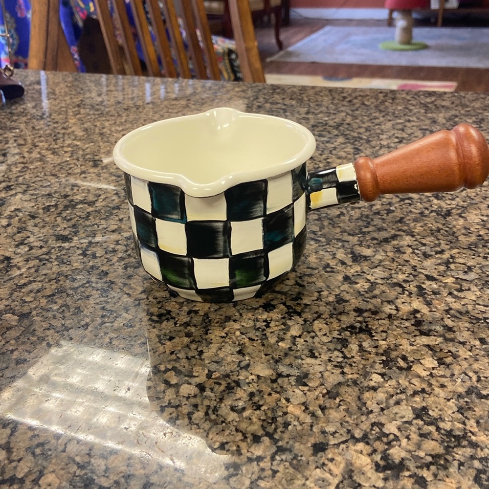 Mackenzie child gravy pours